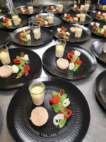 vernissage, garden party, plateaux repas, conventions, séminaires, colloques, dîners de gala, traiteur service traiteur repas pour fete